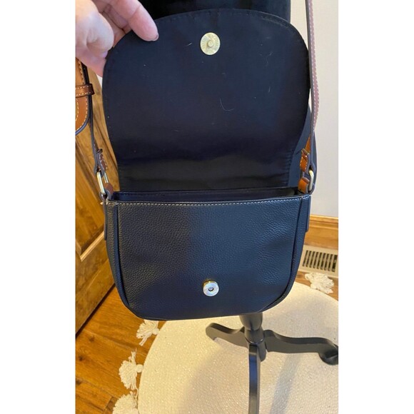 St. John's Bay Black Crossbody Bag with Sleek Design - Picture 8 of 11